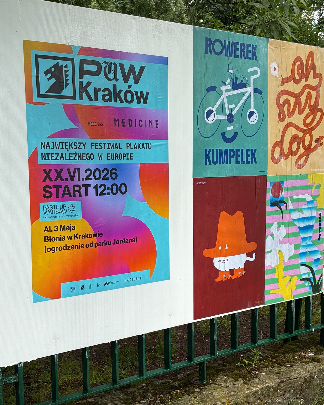 Plenerowa wystawa Paste Up Warsaw w Krakowie